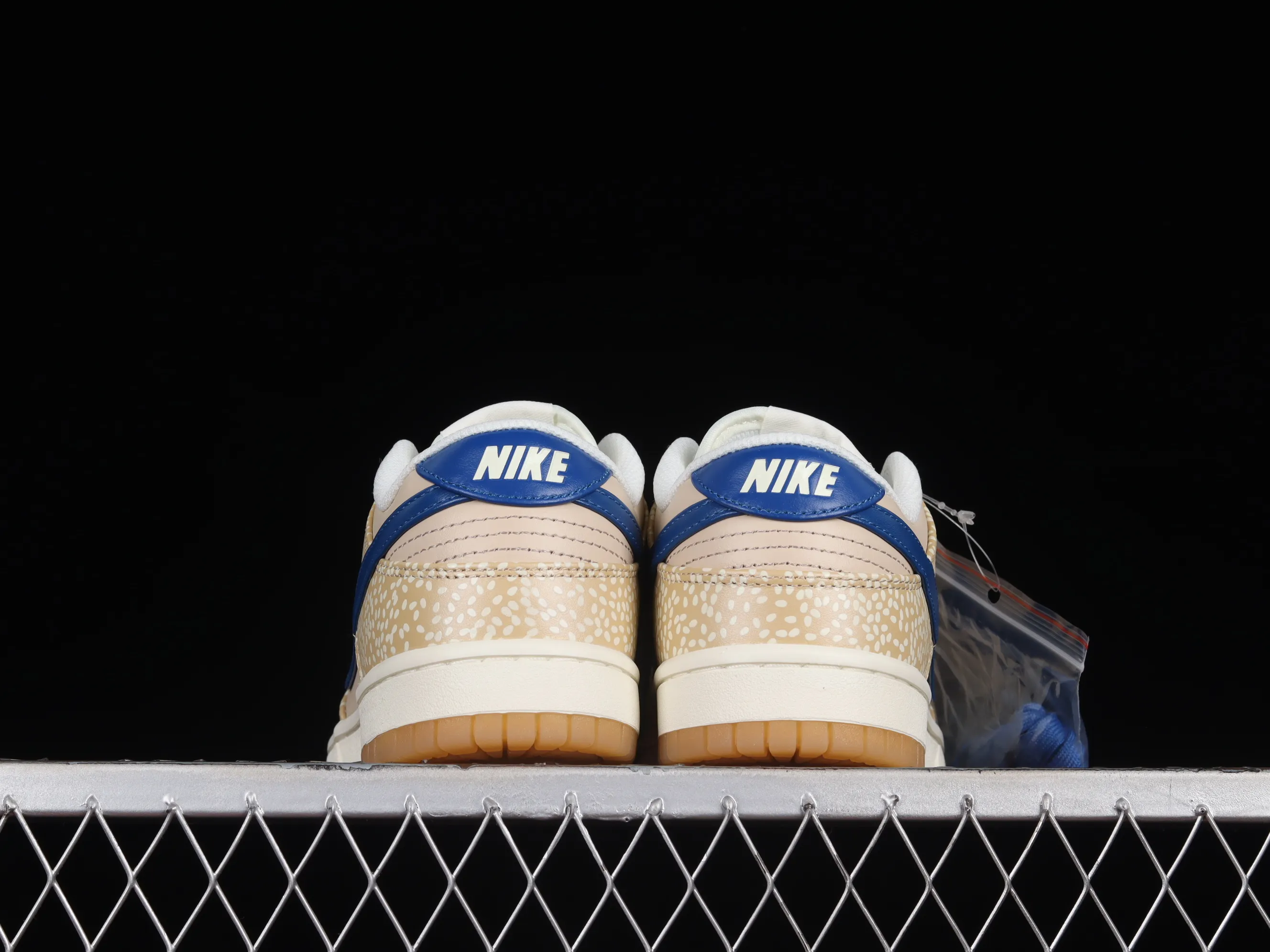 All categories Nk SB Dunk Series Nk SB Dunk Low low-top sneakers Pure original version Nk SB Dunk Low "Sesame" light brown sesame color SB low-top sports and leisure sneakers DZ4853-200